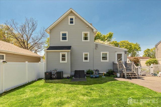 613 Maplewood Avenue, Roselle Park, NJ 07204