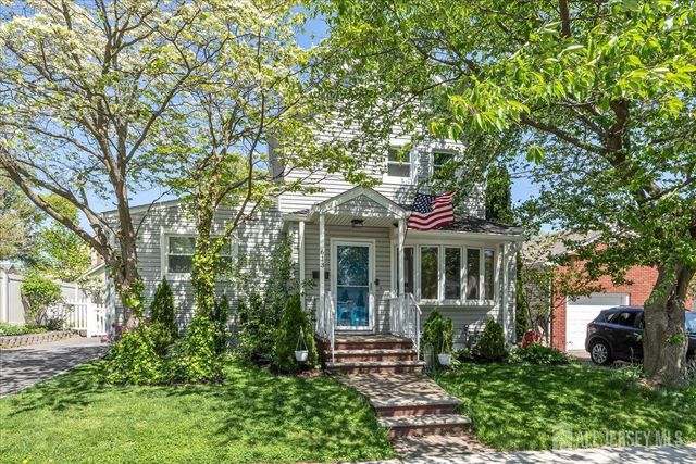 613 Maplewood Avenue, Roselle Park, NJ 07204
