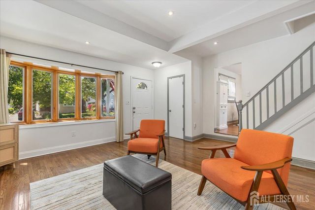 613 Maplewood Avenue, Roselle Park, NJ 07204