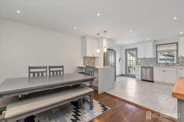 613 Maplewood Avenue, Roselle Park, NJ 07204