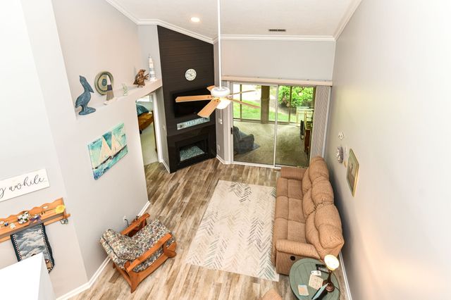 8091 Farmhurst Lane, Indianapolis, IN 46236