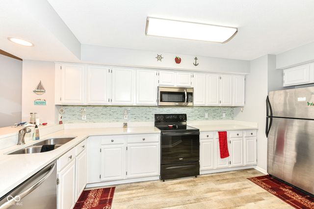 8091 Farmhurst Lane, Indianapolis, IN 46236