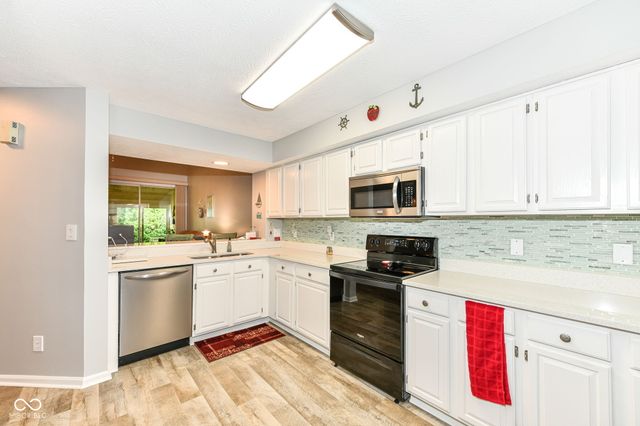 8091 Farmhurst Lane, Indianapolis, IN 46236