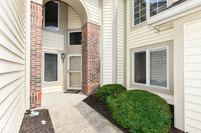 8091 Farmhurst Lane, Indianapolis, IN 46236