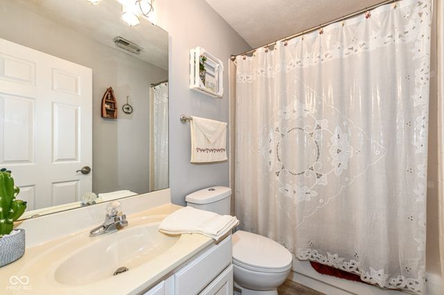 8091 Farmhurst Lane, Indianapolis, IN 46236