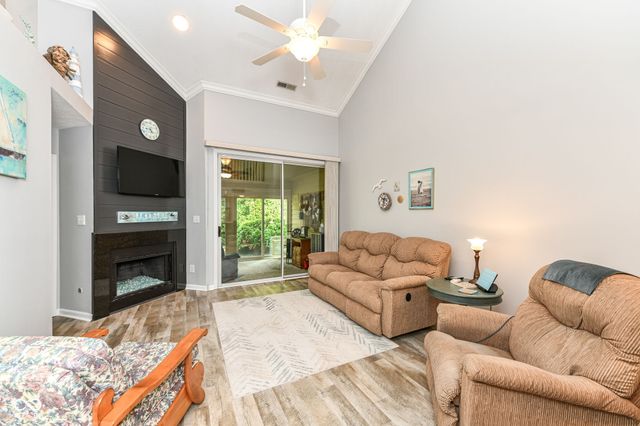 8091 Farmhurst Lane, Indianapolis, IN 46236