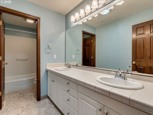 525 Ne 125TH Cir, Vancouver, WA 98685