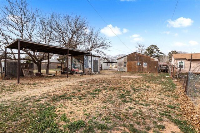 1316 W 6th Street, Littlefield, TX 79339