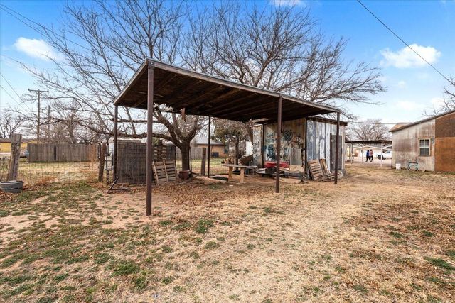 1316 W 6th Street, Littlefield, TX 79339