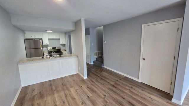 601 Dave Creek Pkwy Apt 73, Fairfield Bay, AR 72088