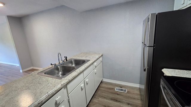 601 Dave Creek Pkwy Apt 73, Fairfield Bay, AR 72088