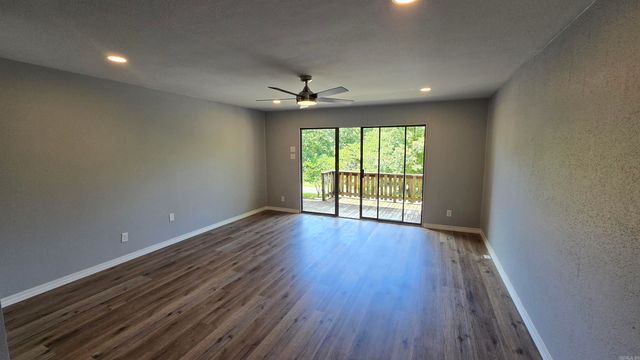601 Dave Creek Pkwy Apt 73, Fairfield Bay, AR 72088