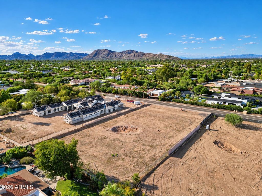 7021 E JACKRABBIT Road -, Paradise Valley, AZ 85253 — photo 2