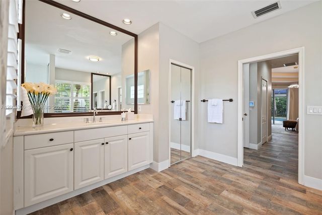 2556 Eagle Run Ln, Weston, FL 33327