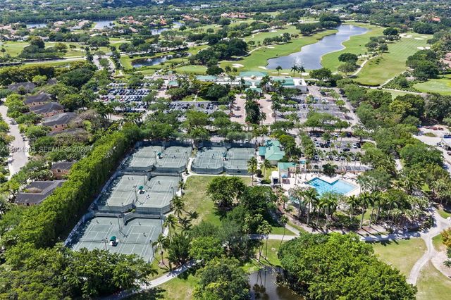 2556 Eagle Run Ln, Weston, FL 33327