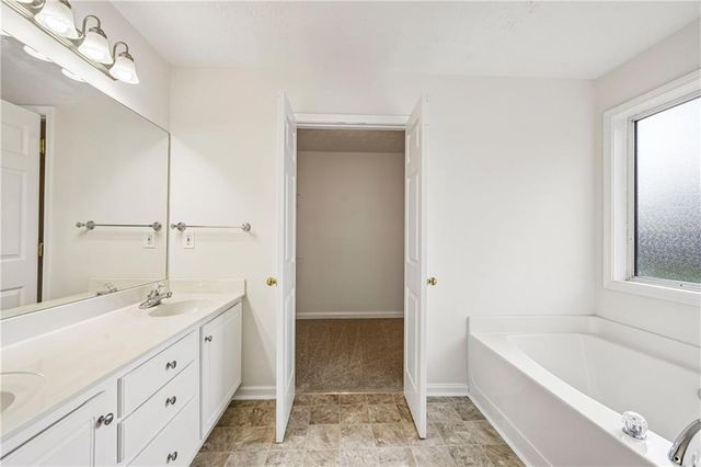 1709 Wyntercreek Lane, Hoschton, GA 30548