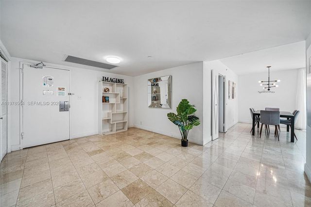 5101 Collins Ave 11B, Miami Beach, FL 33140