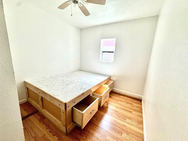 7203 Addicks Clodine Road, Houston, TX 77083