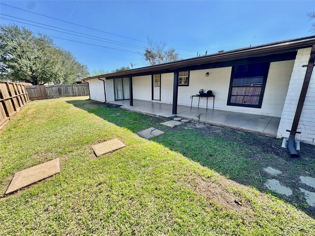 7203 Addicks Clodine Road, Houston, TX 77083