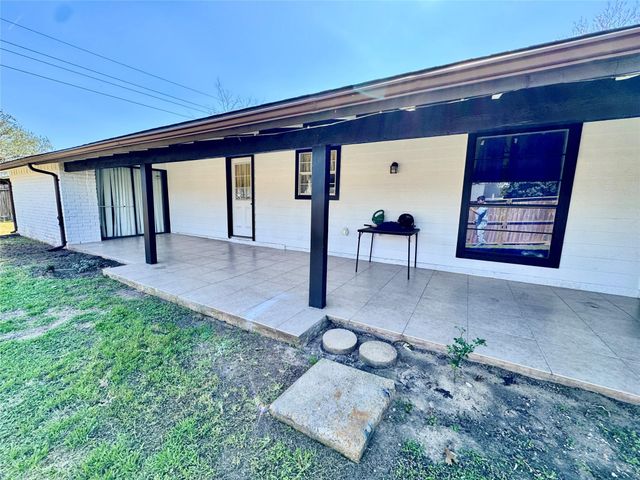 7203 Addicks Clodine Road, Houston, TX 77083