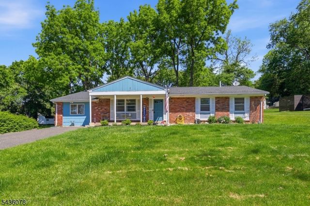 23 Marudy Drive, Clinton Town, NJ 08809