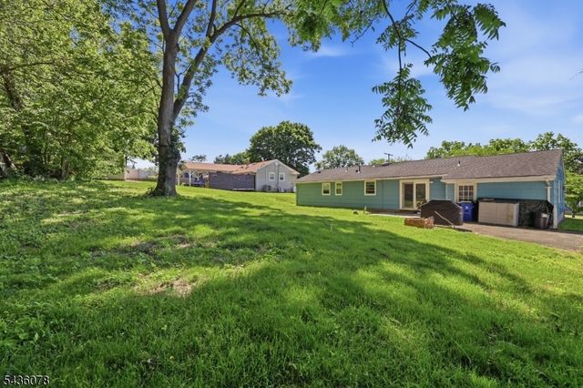 23 Marudy Drive, Clinton Town, NJ 08809