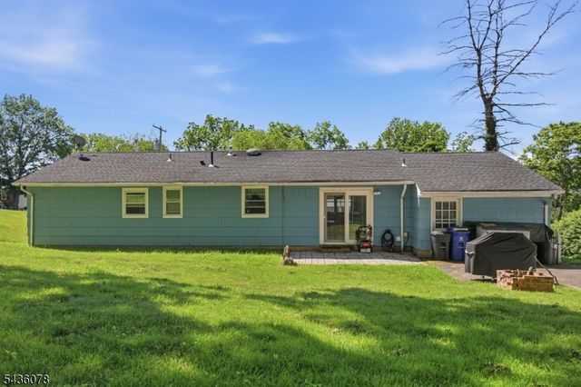 23 Marudy Drive, Clinton Town, NJ 08809