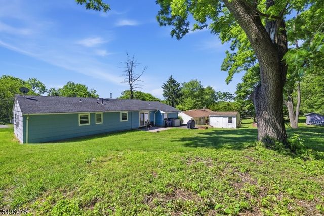 23 Marudy Drive, Clinton Town, NJ 08809