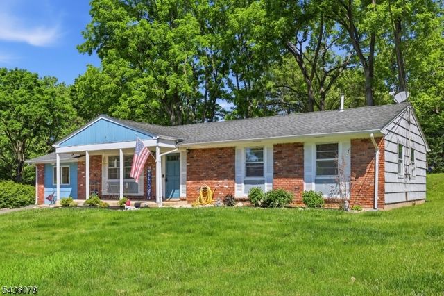 23 Marudy Drive, Clinton Town, NJ 08809