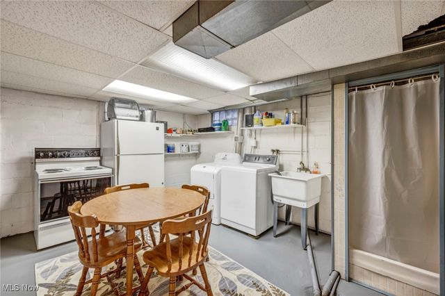 79 Selden Avenue, Akron, OH 44301