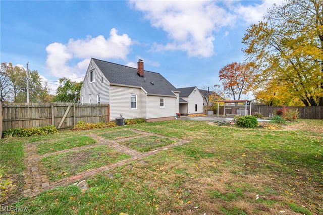 79 Selden Avenue, Akron, OH 44301