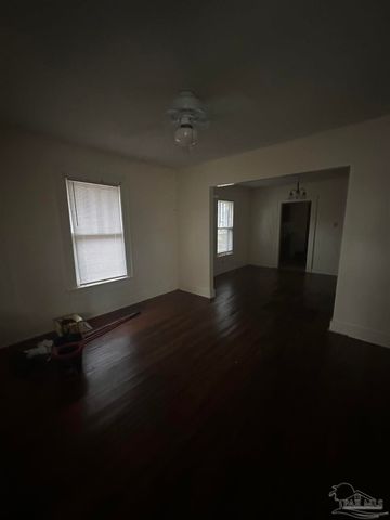 14 E Strong St, Pensacola, FL 32501