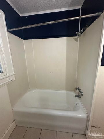 14 E Strong St, Pensacola, FL 32501