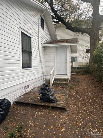 14 E Strong St, Pensacola, FL 32501