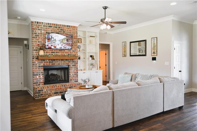 517 FELICIANA Drive, Pineville, LA 71360