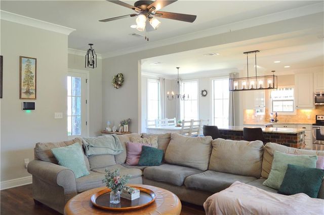 517 FELICIANA Drive, Pineville, LA 71360