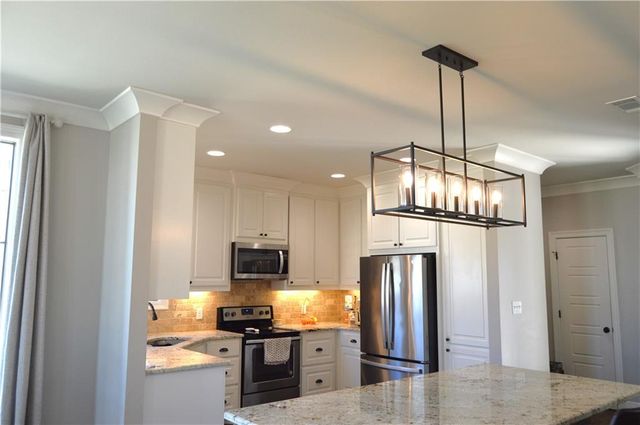 517 FELICIANA Drive, Pineville, LA 71360