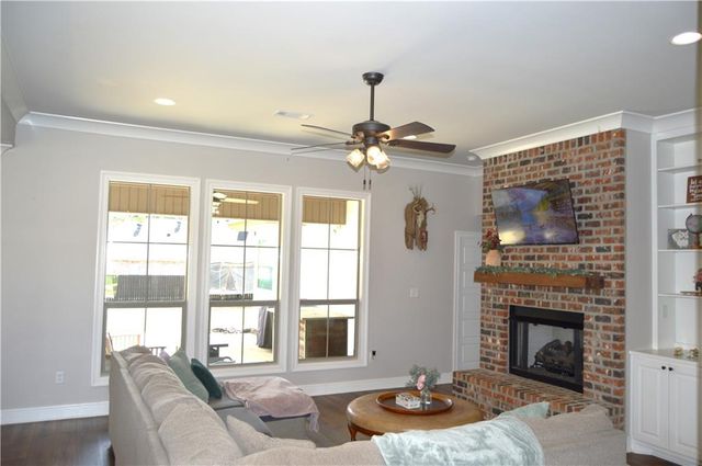 517 FELICIANA Drive, Pineville, LA 71360