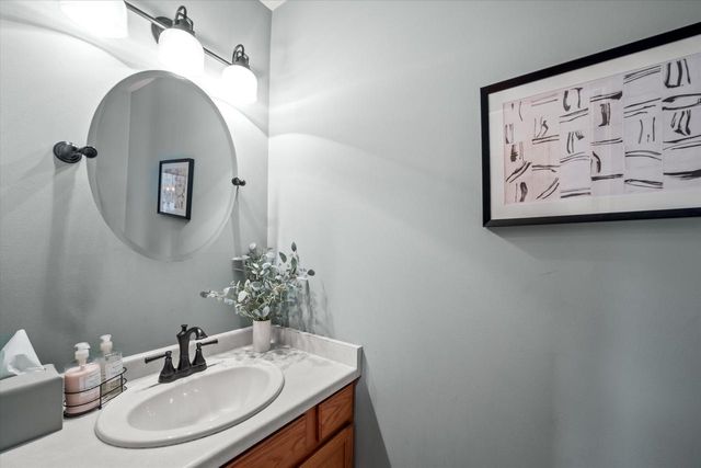 7277 S Dover Hill COURT, Franklin, WI 53132