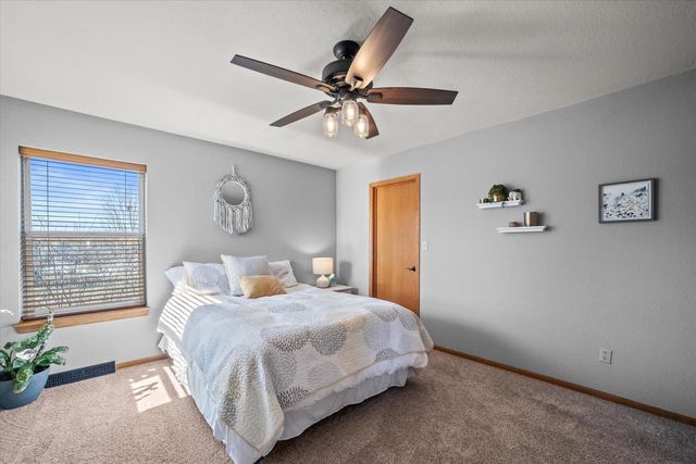 7277 S Dover Hill COURT, Franklin, WI 53132