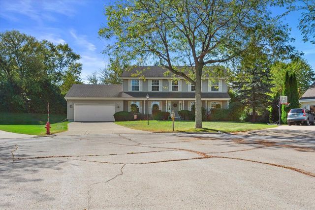 7277 S Dover Hill COURT, Franklin, WI 53132