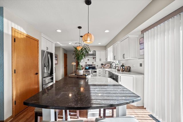 7277 S Dover Hill COURT, Franklin, WI 53132