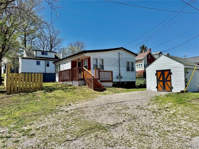 1024 South Charles Street, Belleville, IL 62220