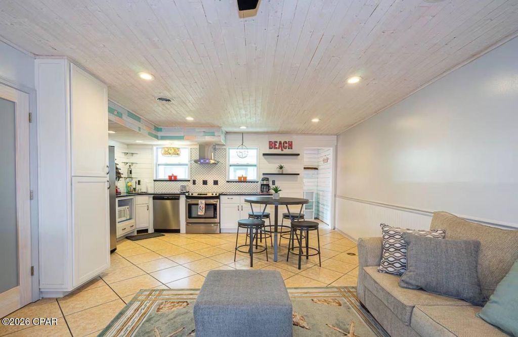 Image 5 of property listing at 117 Cindy Lane, Panama City Beach, FL 32407