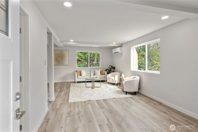 2531 Monroe Avenue, Everett, WA 98203