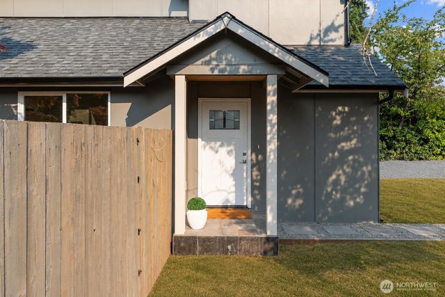 2531 Monroe Avenue, Everett, WA 98203