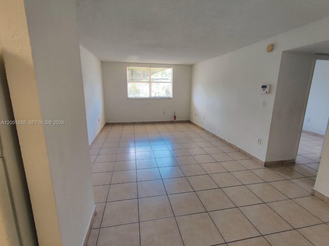 666 W 81st Street 414, Hialeah, FL 33014