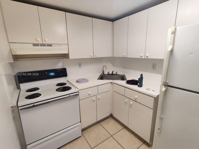 666 W 81st Street 414, Hialeah, FL 33014