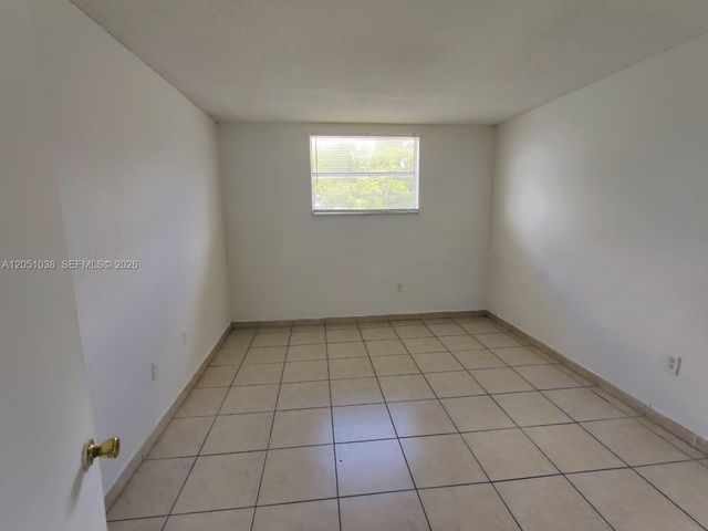 666 W 81st Street 414, Hialeah, FL 33014