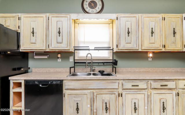 9701 Seatonville Rd, Louisville, KY 40291